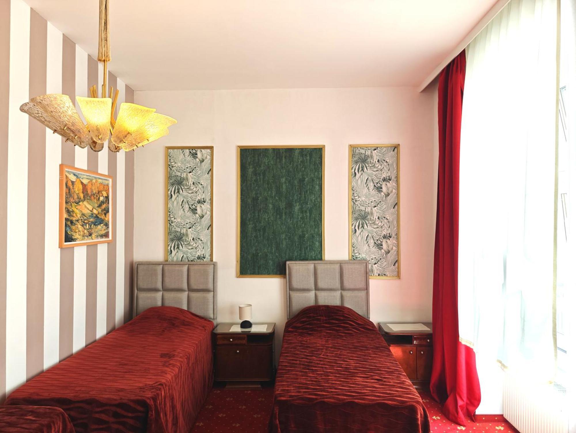 Hotel Viktoria Vienna Exterior photo
