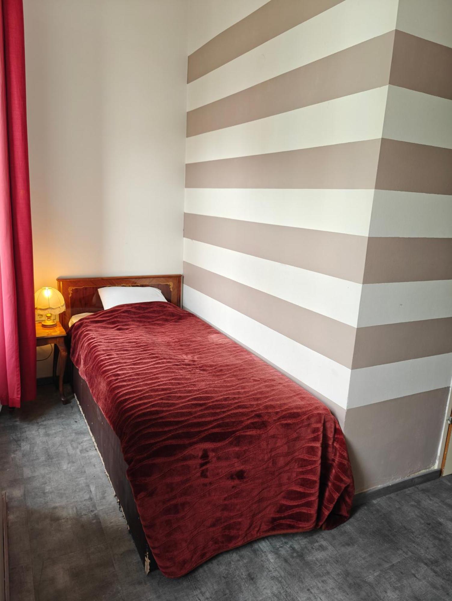 Hotel Viktoria Vienna Exterior photo